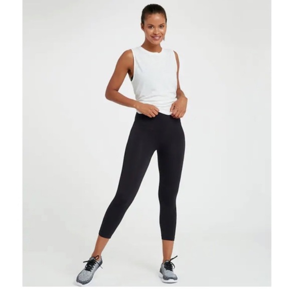 Spanx - Women’s Look At Me Now Cropped Leggings in Very Black - Picture 4 of 5